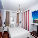 Spacious 3-Bedroom Apartment With Open Terrace In Central Lisbon