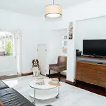 Spacious 3-bedroom With Open Terrace In * Lisbona