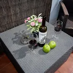 Spacious 3-Bedroom Apartment With Open Terrace In Central Lisbon Apartmán *