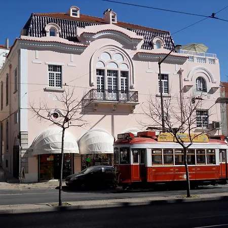 Spacious 3-bedroom 3 Double Bed 1 Sofa Bed 2 Bathroom With Open Terrace In ליסבון