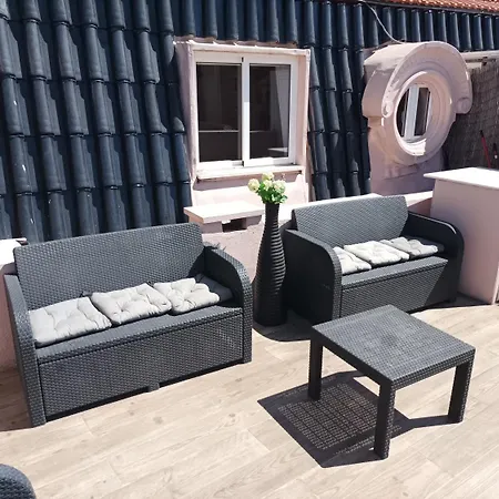 Open Trace Unique 3 Bedroom Located Centeral Daire *