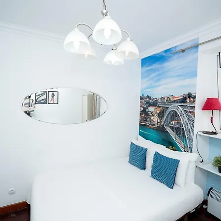 Spacious 3-bedroom 3 Double Bed 1 Sofa Bed 2 Bathroom With Open Terrace In * ליסבון