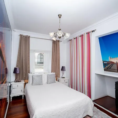 Spacious 3-bedroom 3 Double Bed 1 Sofa Bed 2 Bathroom With Open Terrace In