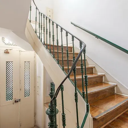 Open Trace Unique 3 Bedroom Located Centeral