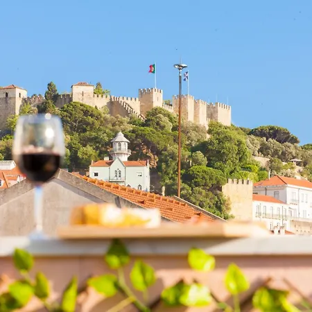 Open Trace Unique 3 Bedroom Located Centeral *