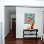 Spacious 3-Bedroom Apartment With Open Terrace In Central Lisbon Apartament