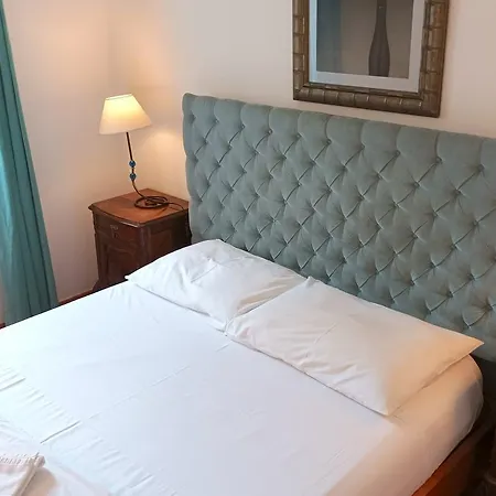 아파트 Open Trace Unique 3 Bedroom Located Centeral *